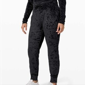 Lululemon Ready to Crush Jogger Black Sz 8 W5DAKS